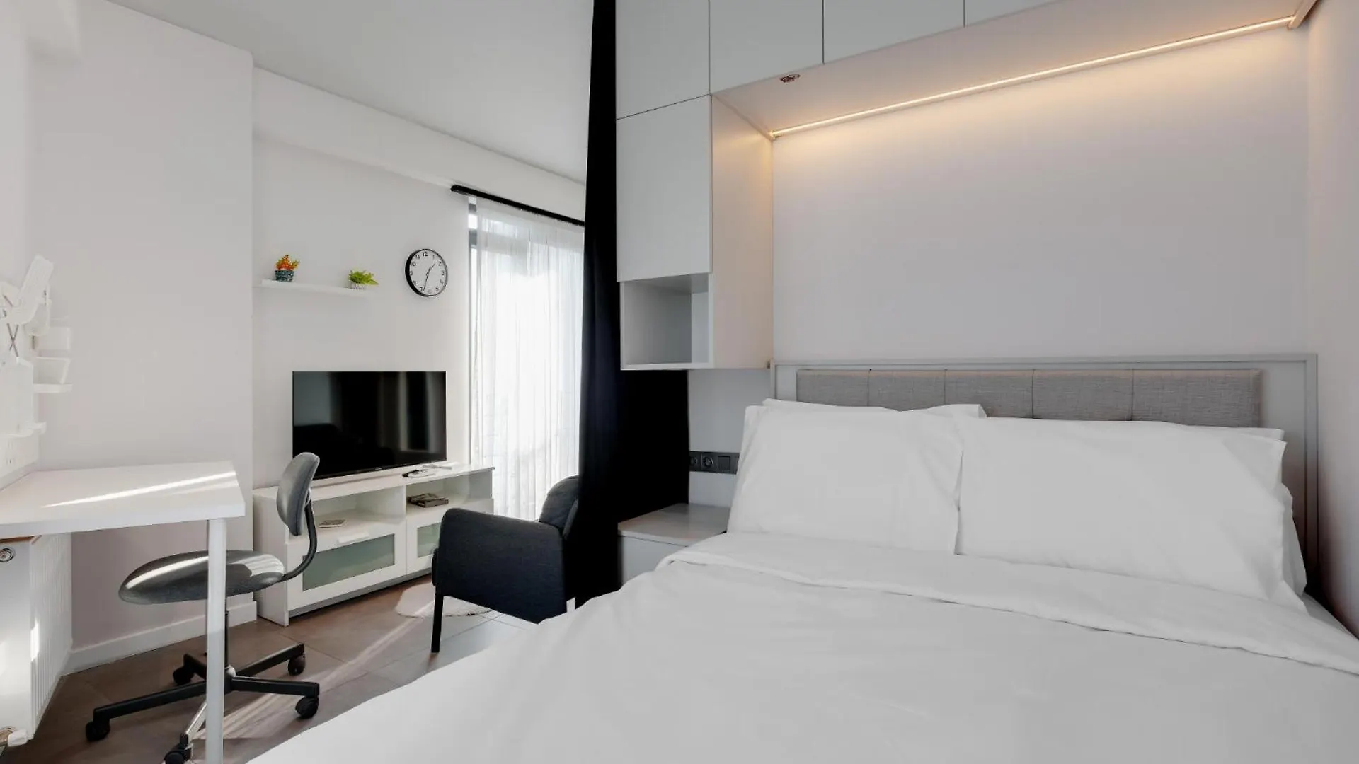 Earthquake-Resistant New Constructed In Kadikoy Apartment Istanbul Turkey